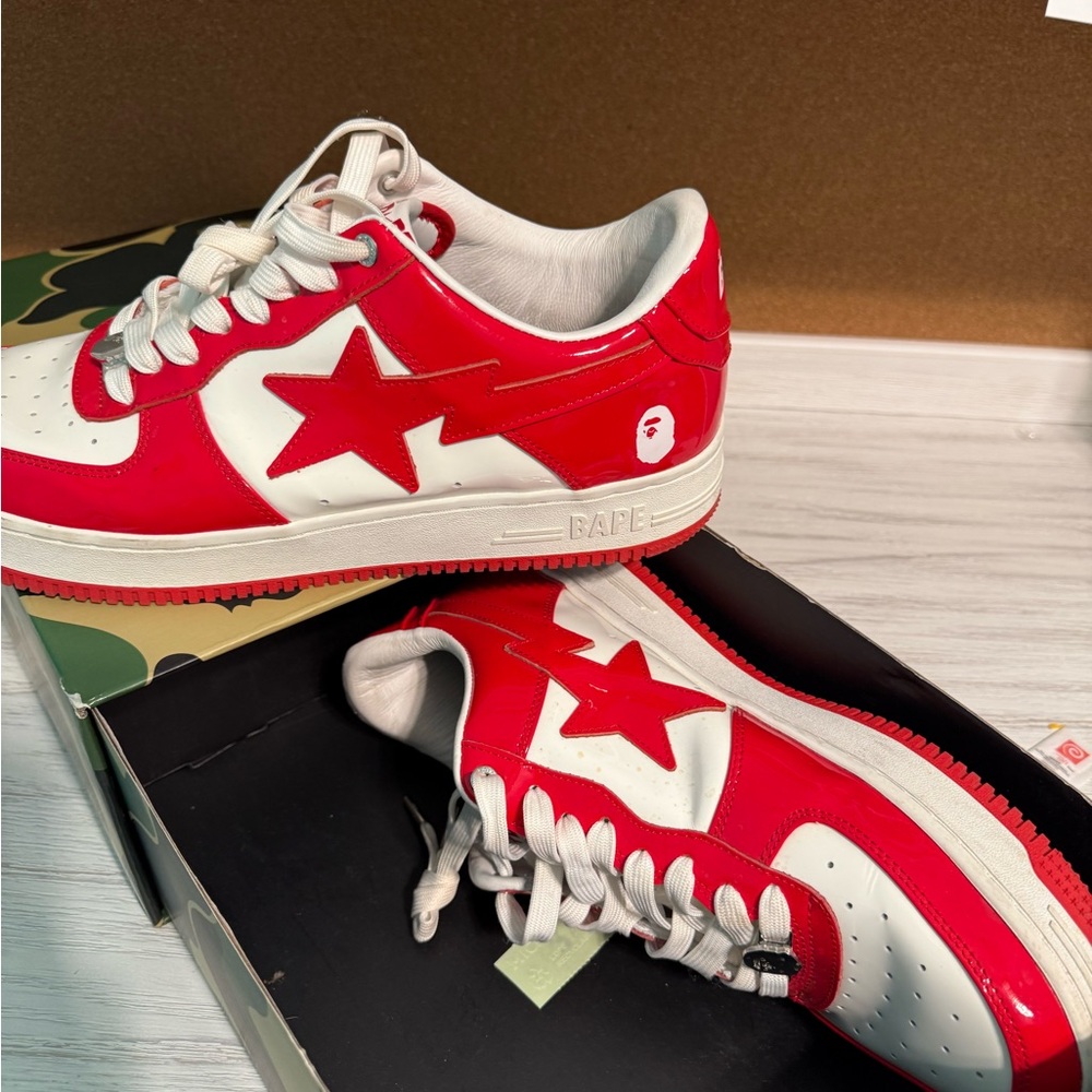 BAPE Bapesta Low Red/White Sneakers– Size 12 – Deadstock (2023) - Picture 4 of 6
